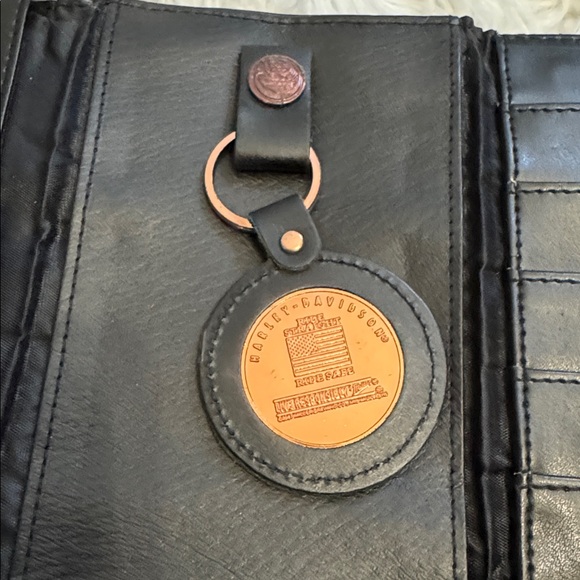 Harley Davidson 105th Black Leather Tri-fold Wallet - Picture 4 of 4